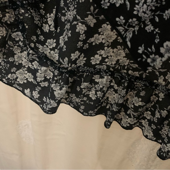 Flutter Sleeve Ruffle Hem Wrap Dress NWT - Picture 10 of 16